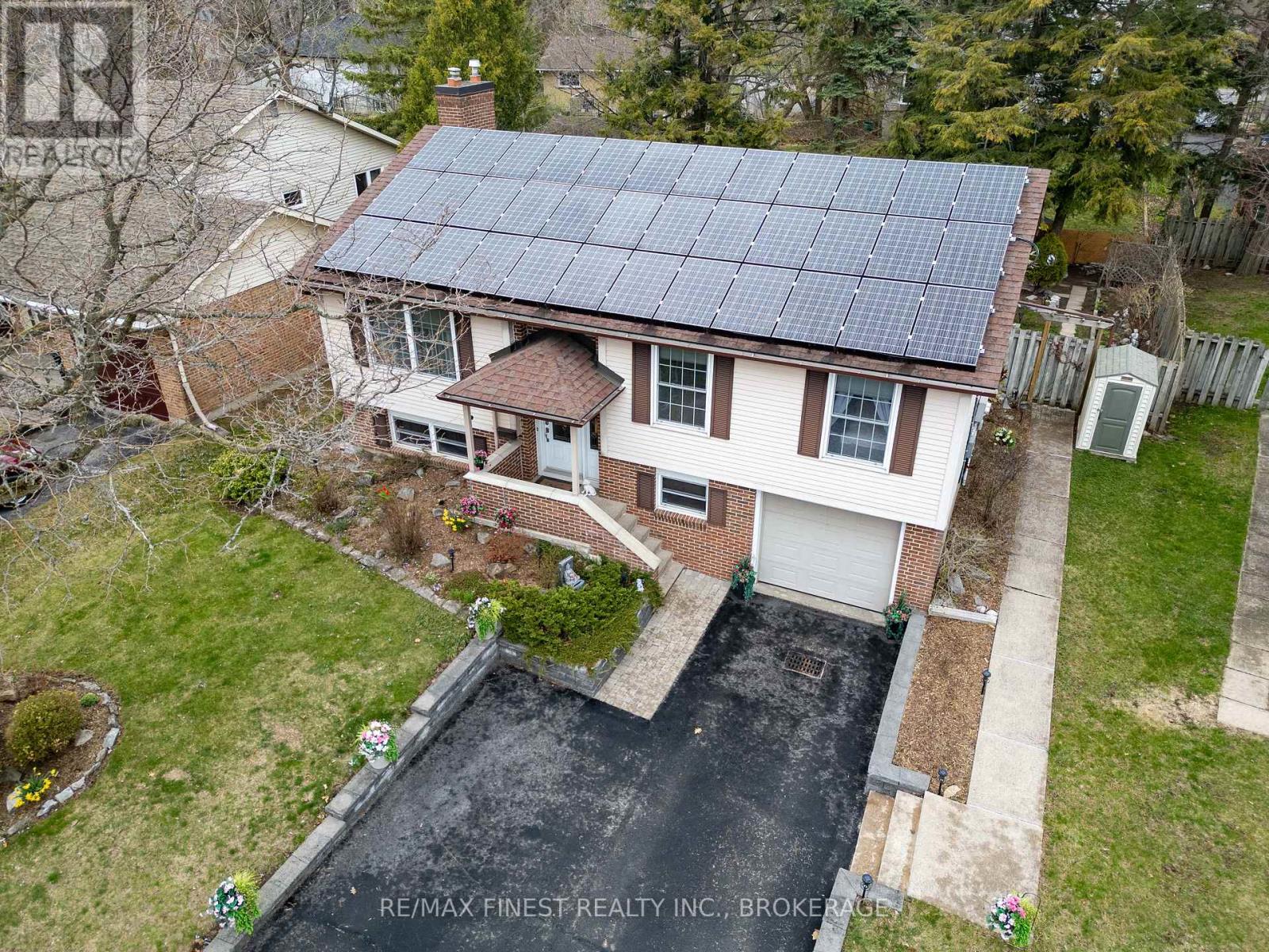 1048 BAUDER CRESCENT