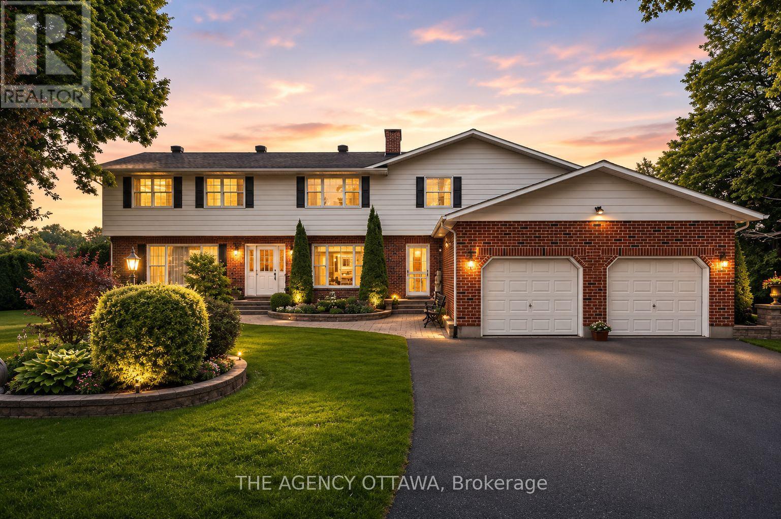26 WILLOW LANE W