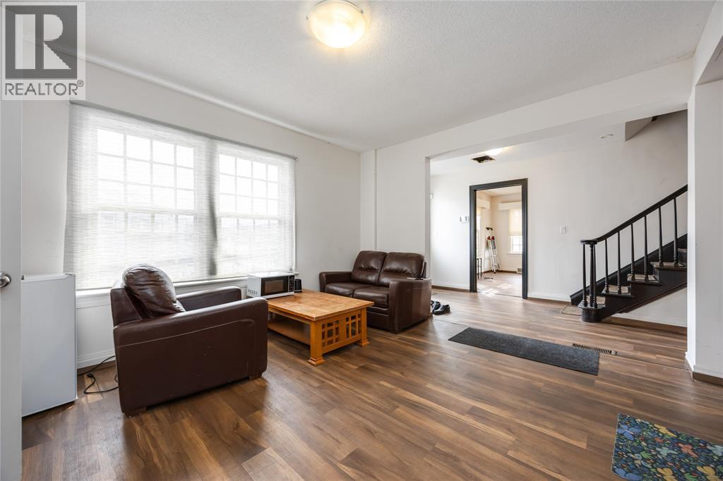 227 MITTON STREET North