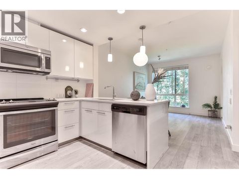 527 723 W 3RD STREET North Vancouver BC V7M0E4