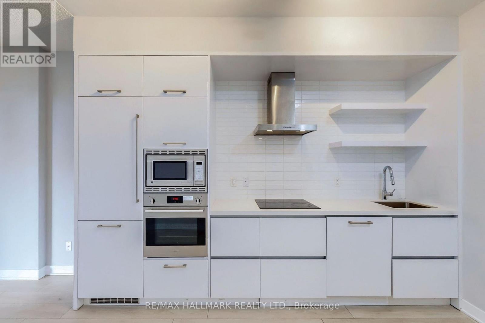 313 - 2221 YONGE STREET