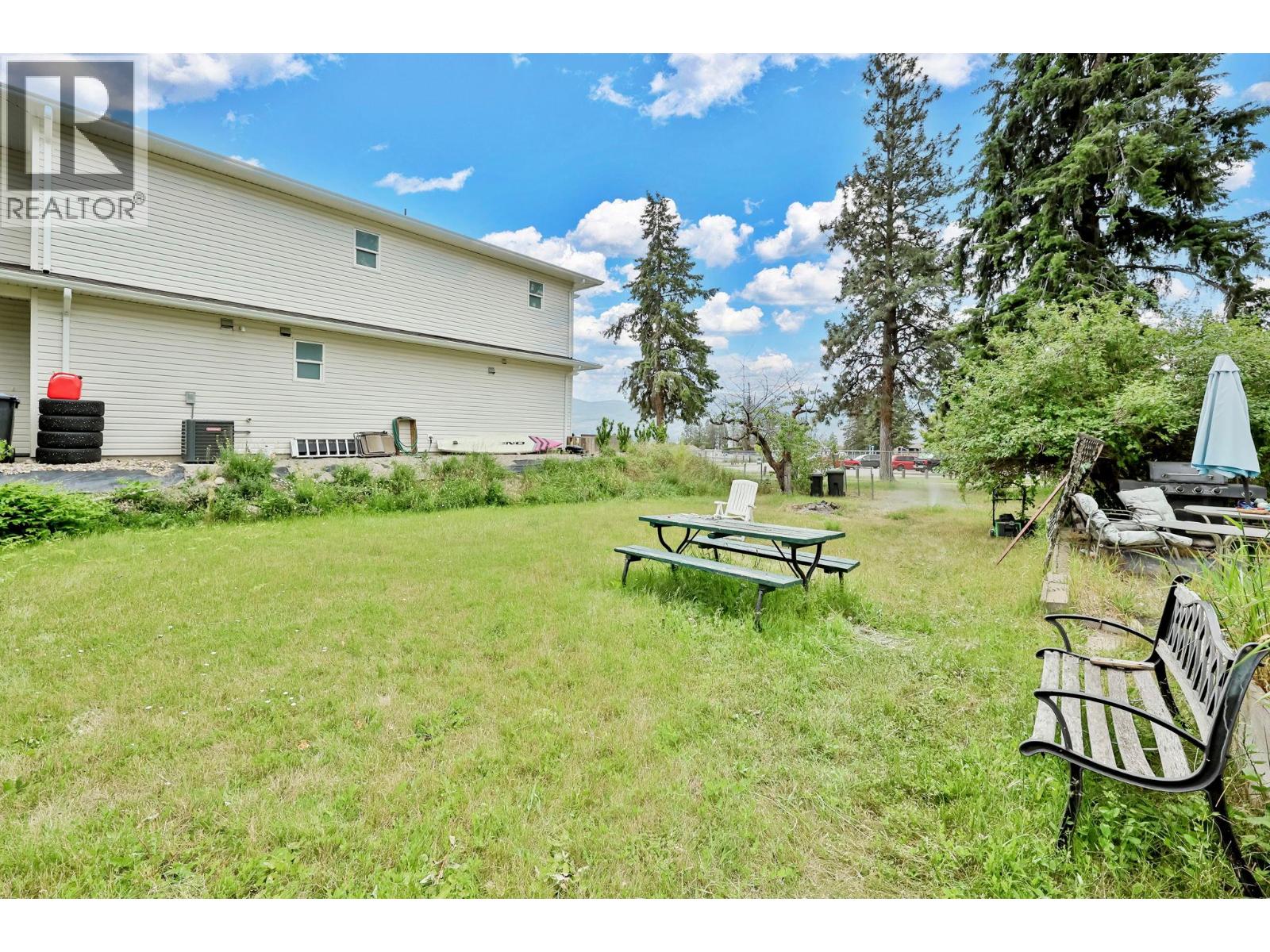 2571 & 2573 Hebert Road