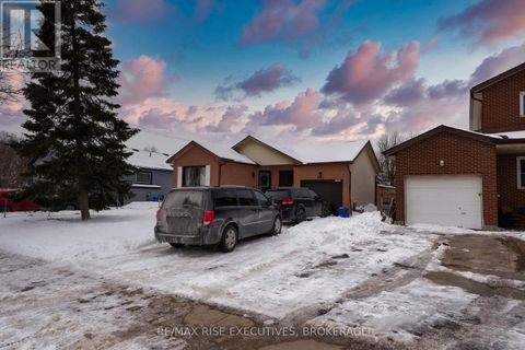 2 - 258 KINGSCOURT AVENUE Kingston (East of Sir John A. Blvd) ON K7K6C9