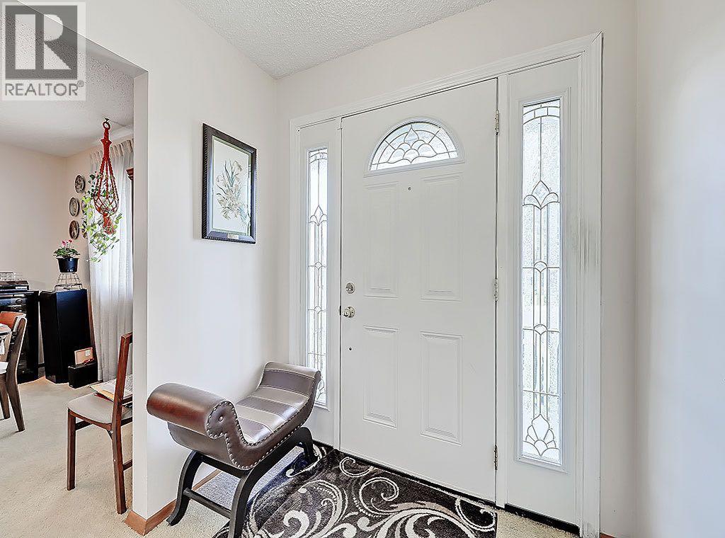 9432 Almond Crescent SE