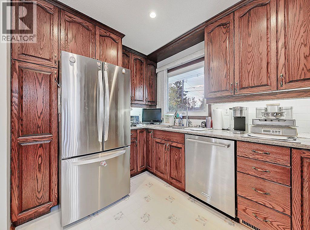 9432 Almond Crescent SE