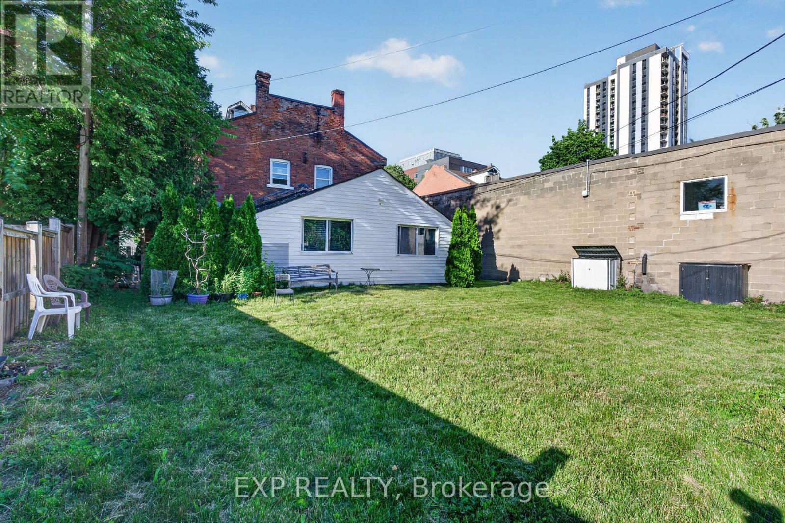 413 - 415 KING STREET W