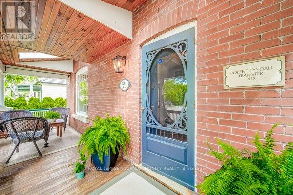 59 ROSEVIEW AVENUE