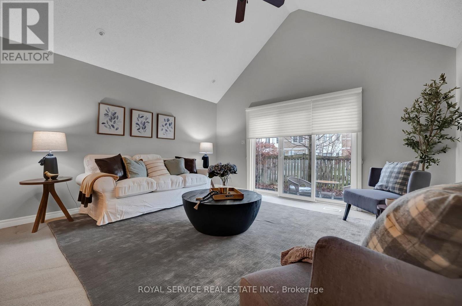 5 - 350 LAKEBREEZE DRIVE