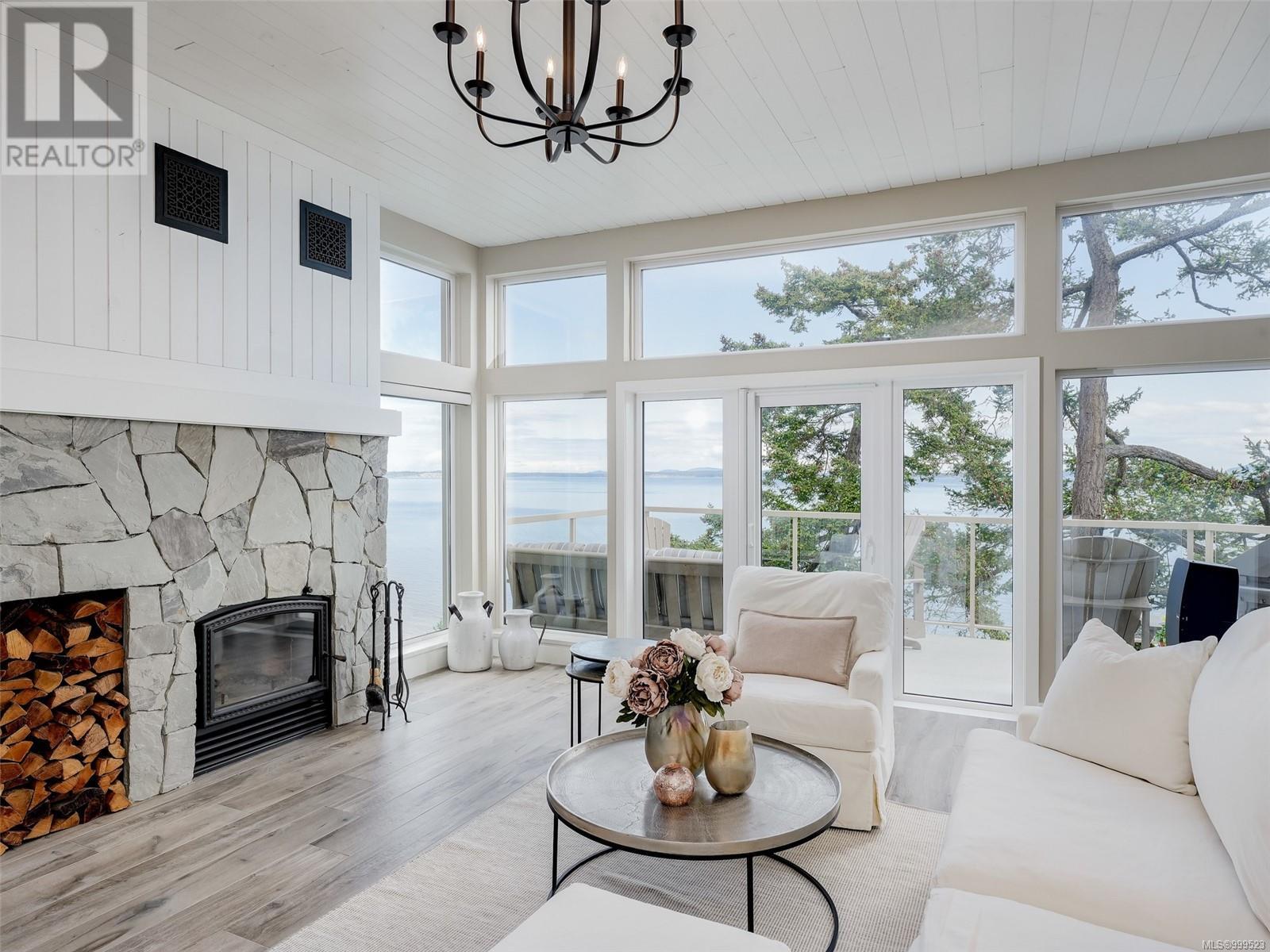 18 4771 Cordova Bay Rd
