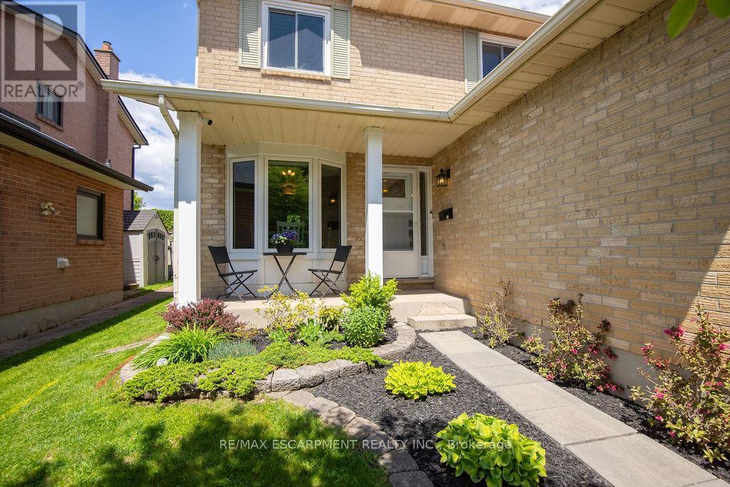 54 MERRITT CRESCENT