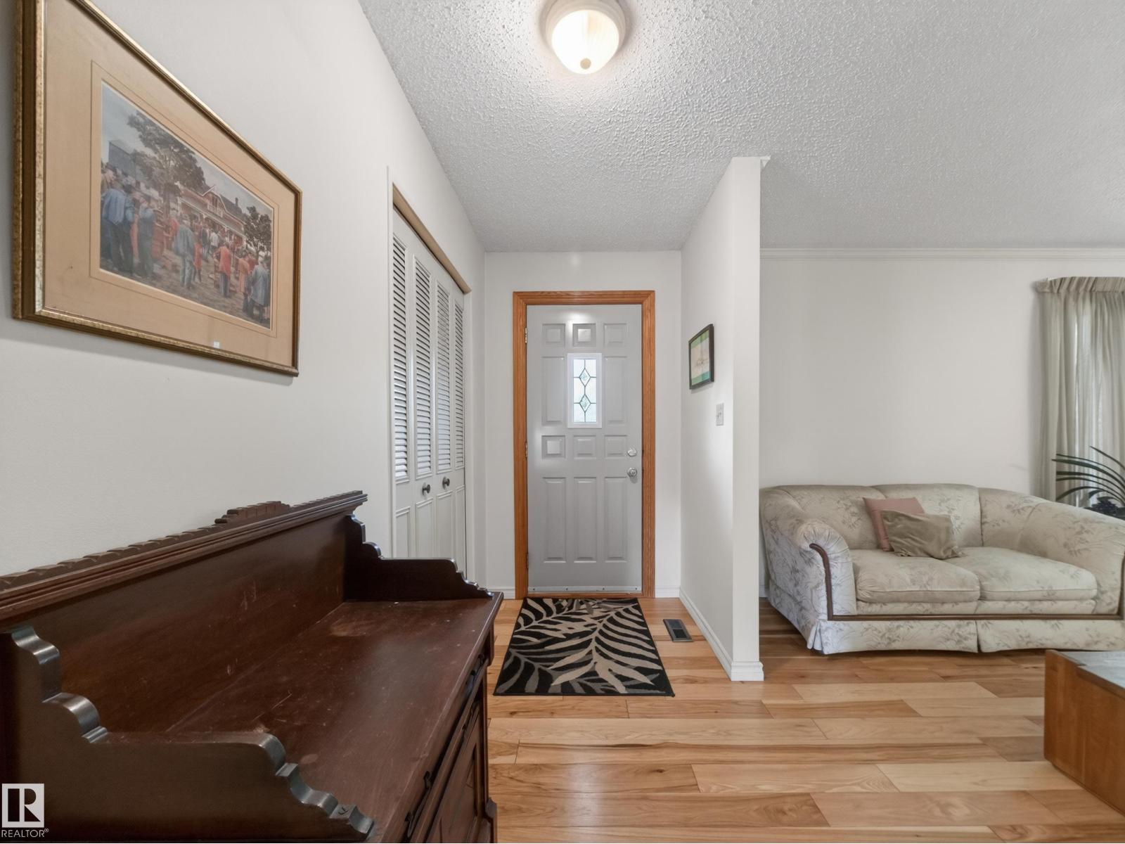 18416 90 AV NW