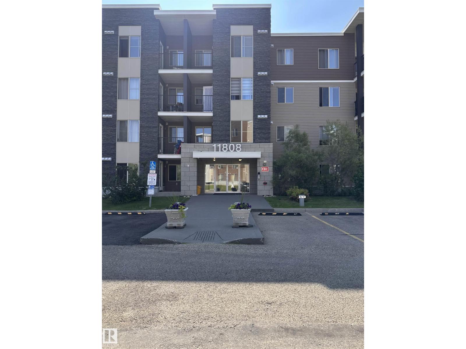 #419 11808 22 AV SW