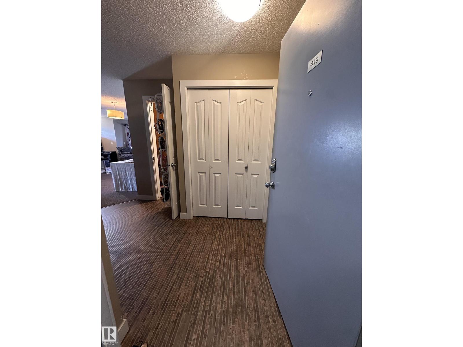 #419 11808 22 AV SW