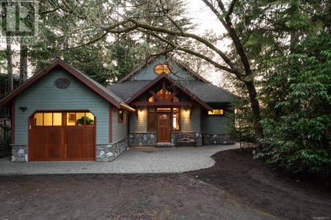 675 Towner Park Rd North Saanich BC V8L5L7