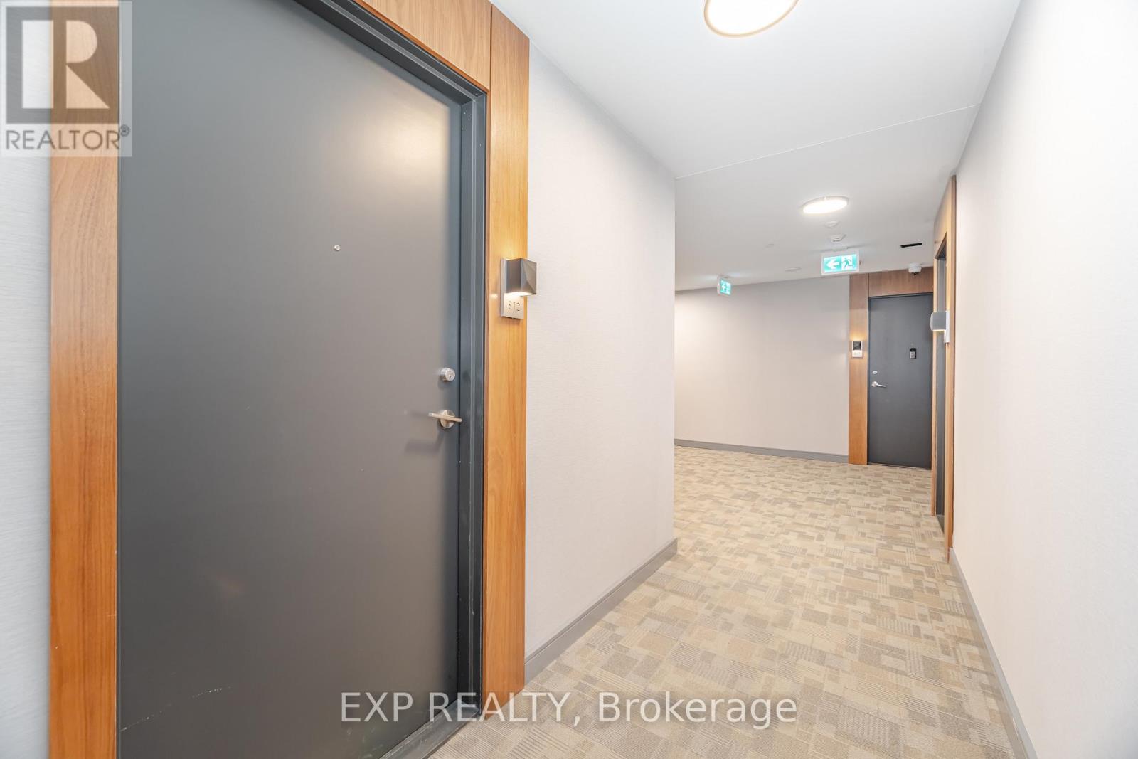 812 - 25 NEIGHBOURHOOD LANE