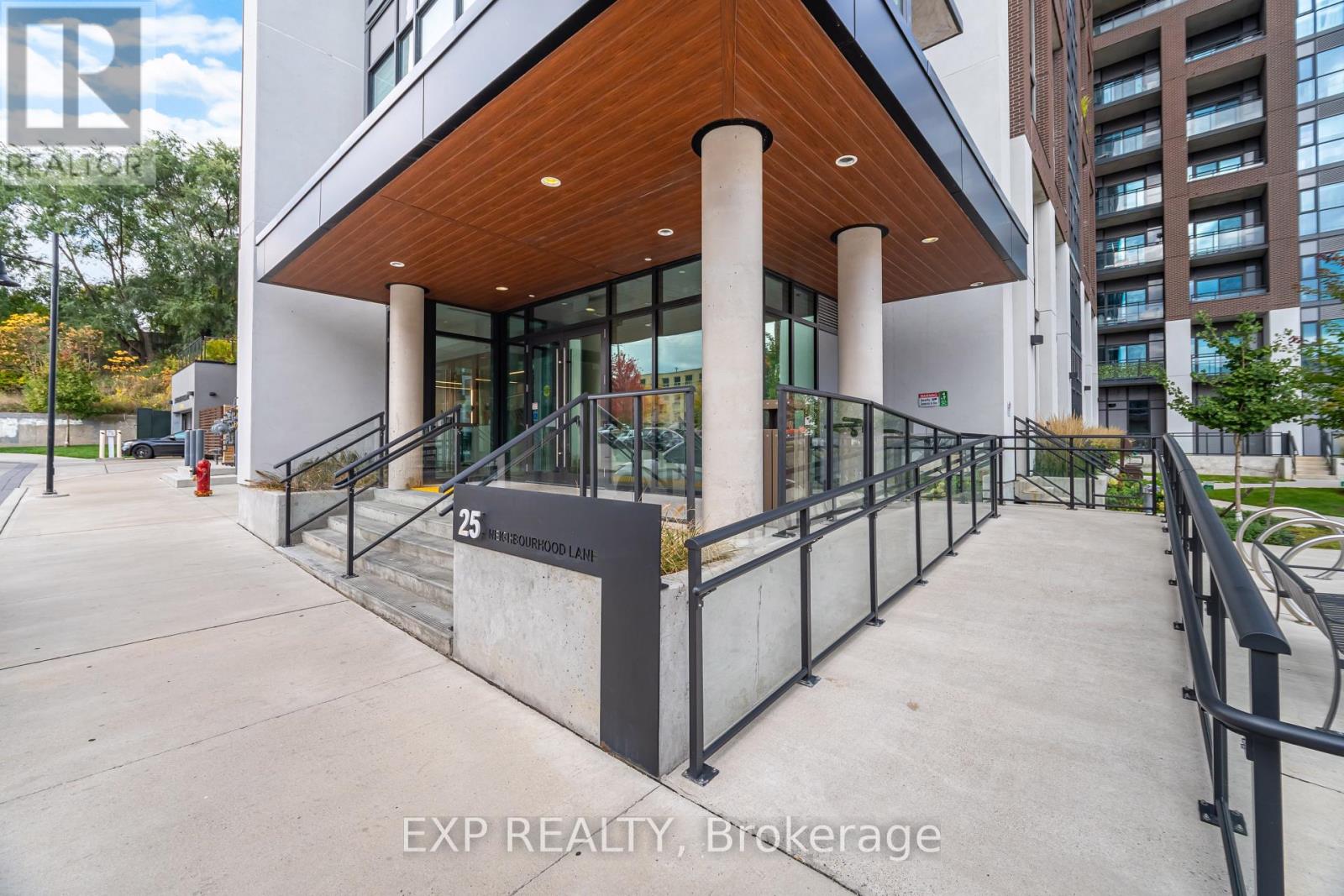 812 - 25 NEIGHBOURHOOD LANE