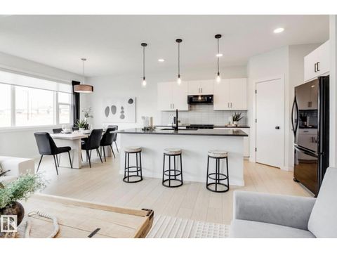 2535 211 ST NW Edmonton AB T6M3H1