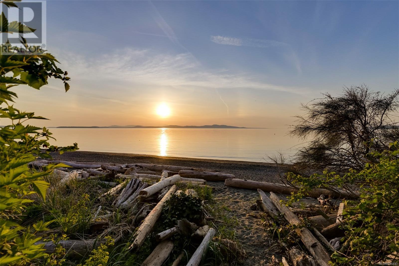 5153 Cordova Bay Rd