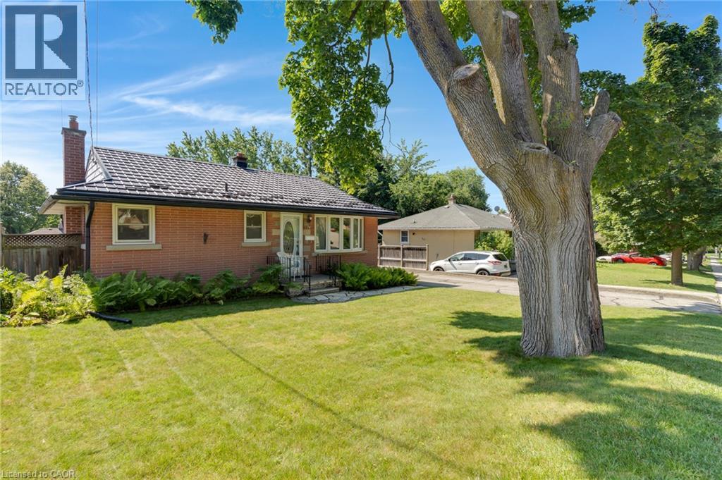 94 OTTAWA Crescent