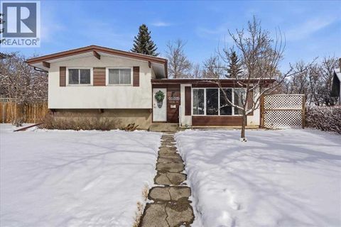 6004 Louise Road SW Calgary AB T3E5V2