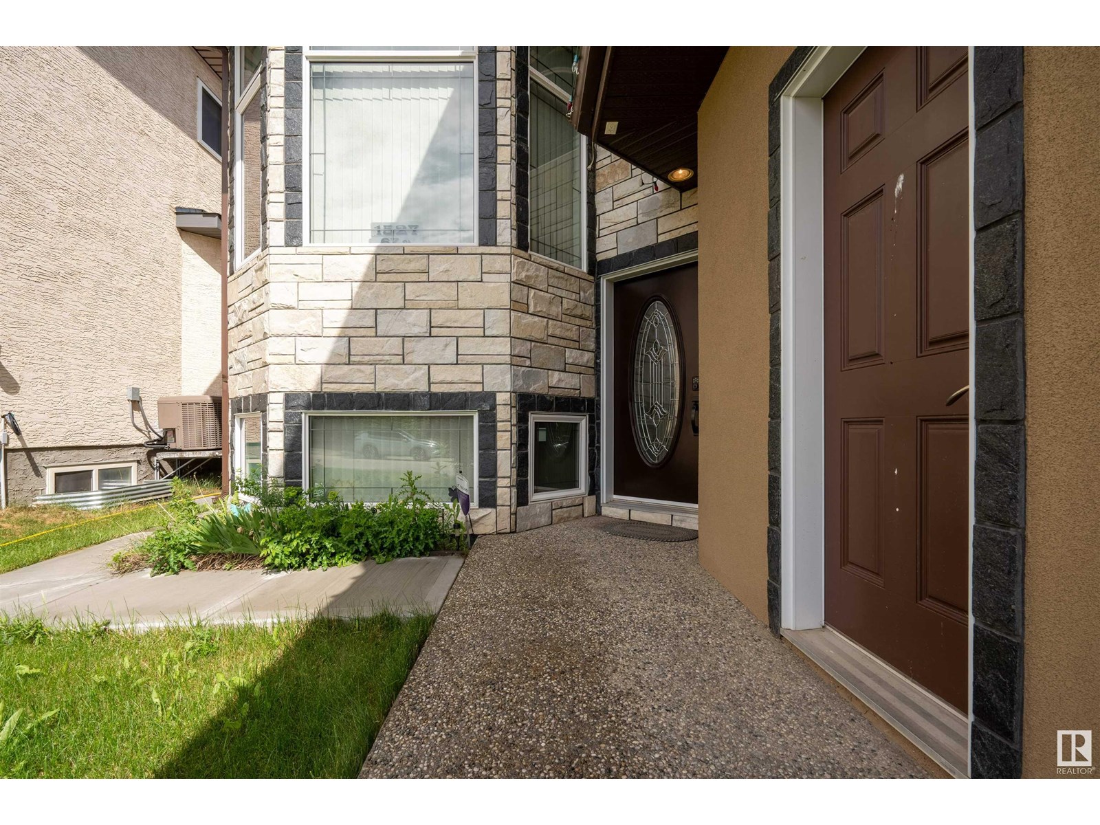 1527 67 ST SW