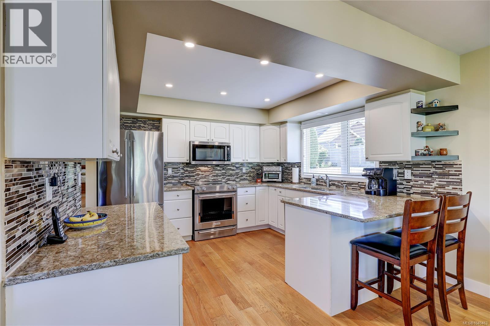 201 330 Dogwood St