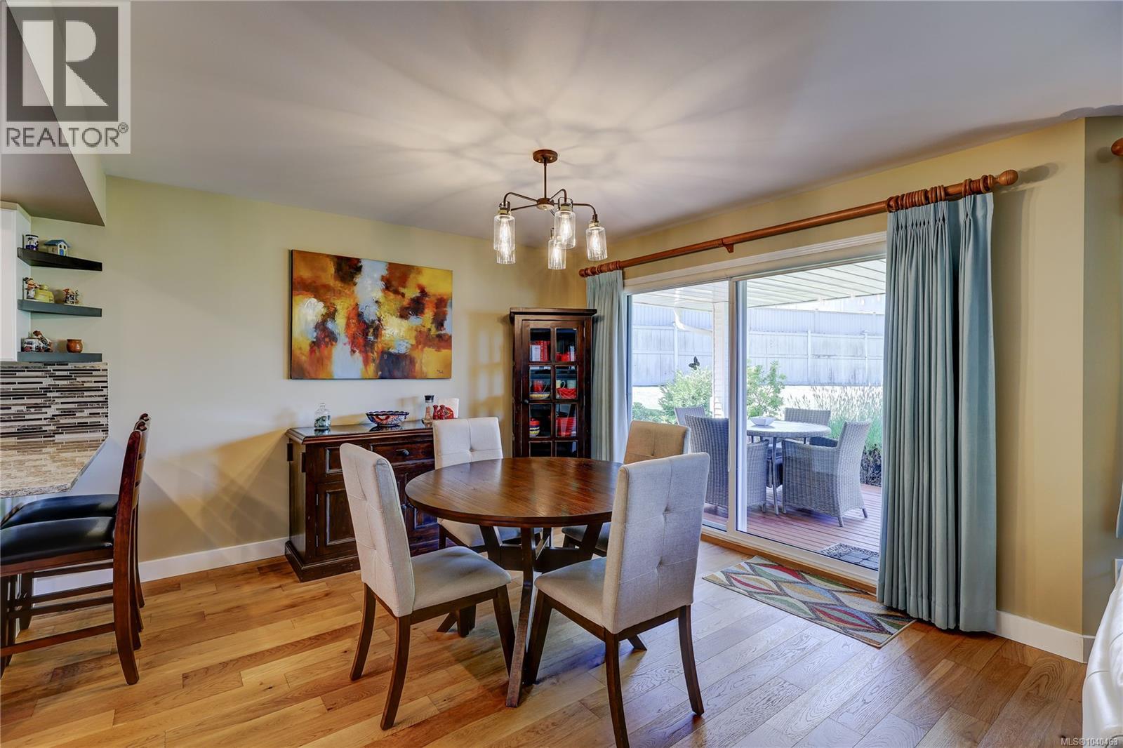201 330 Dogwood St
