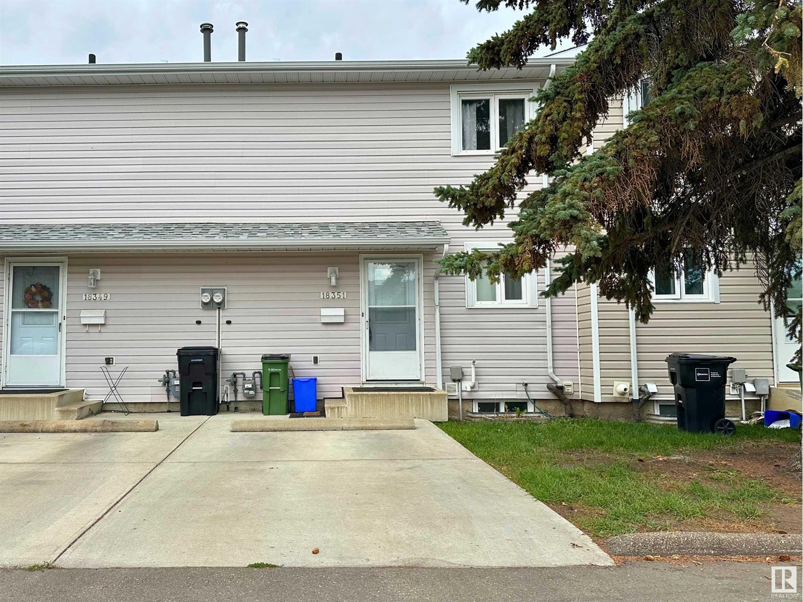 18351 66 AV NW
