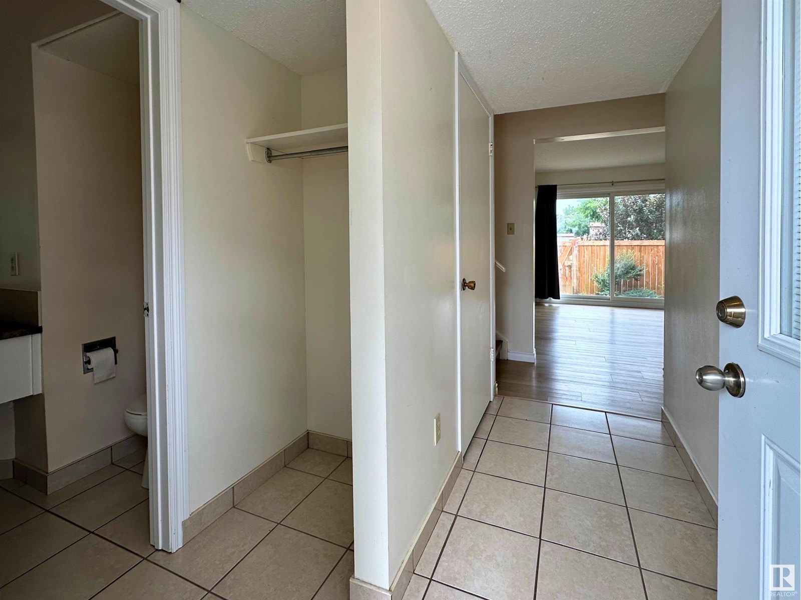 18351 66 AV NW