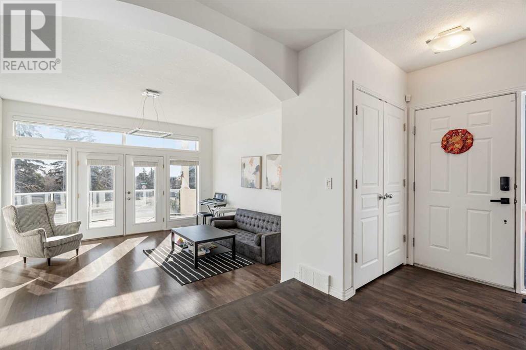 5503 Strathcona Hill SW