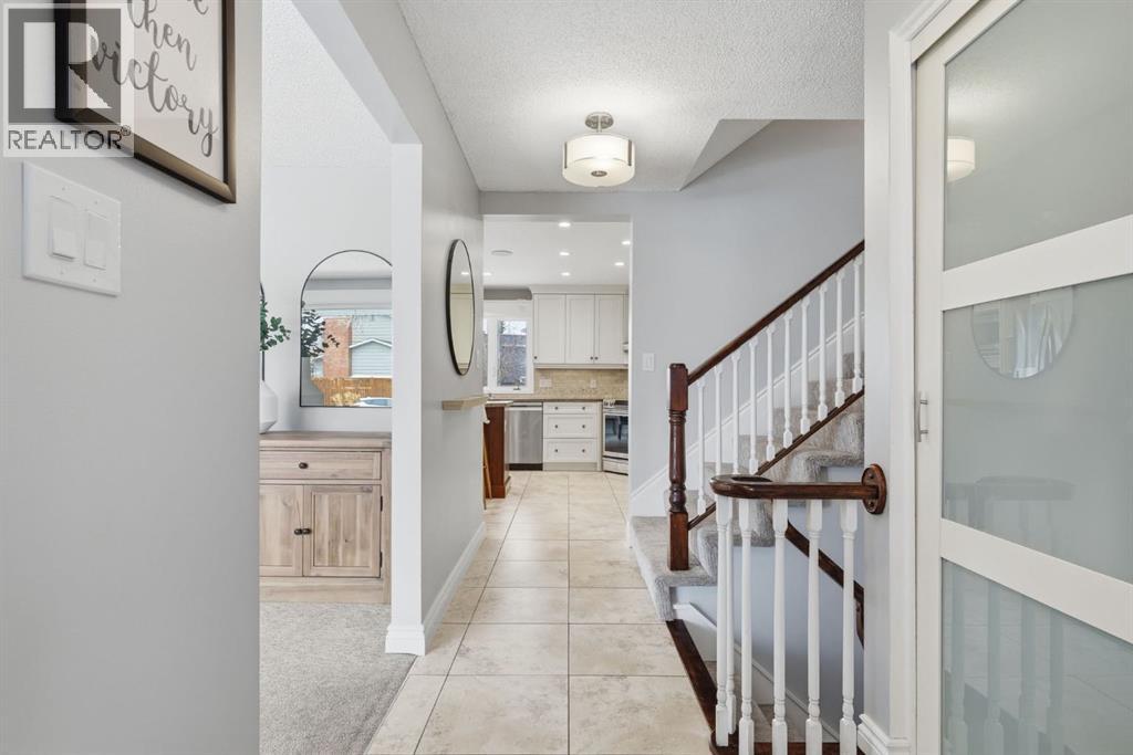 863 Lake Lucerne Drive SE