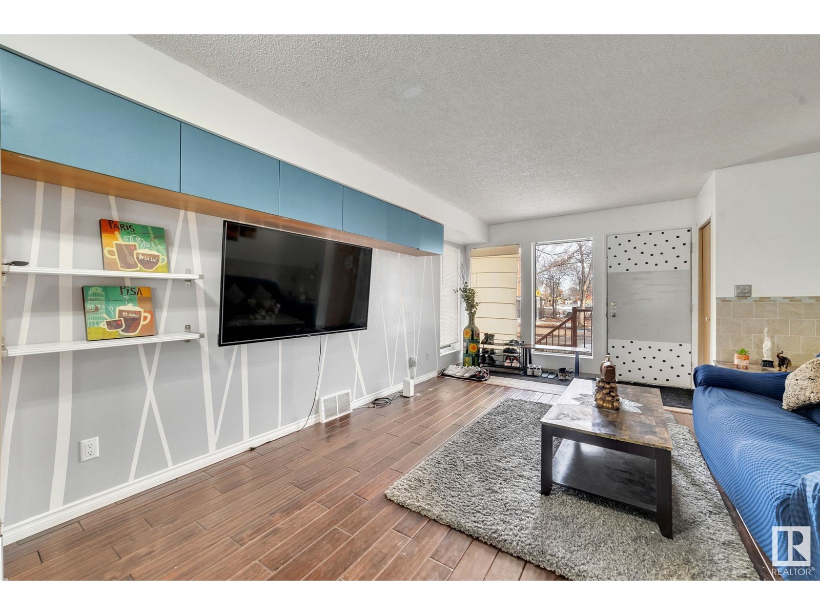 12012 81 ST NW