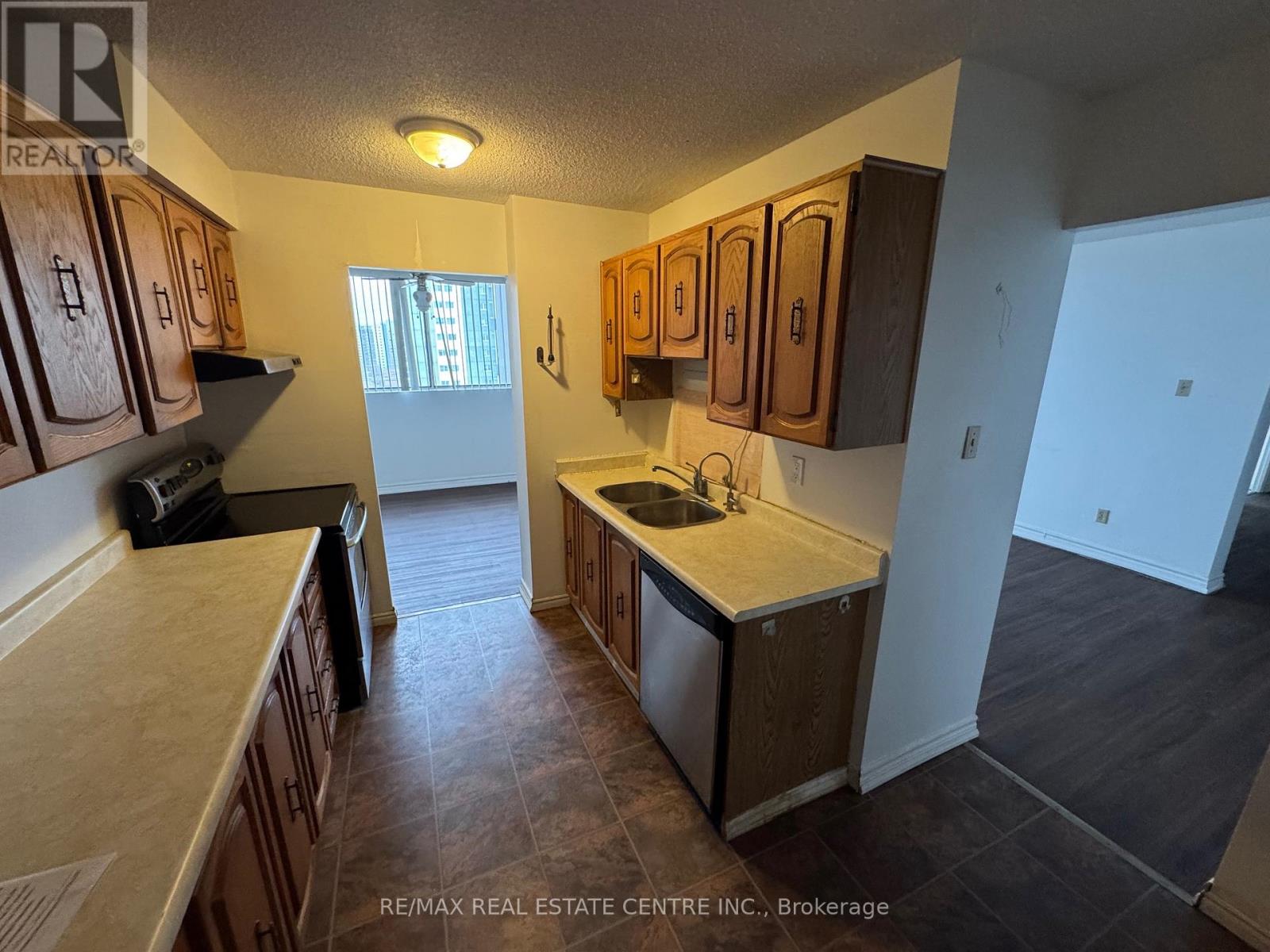 603 - 375 KING STREET N