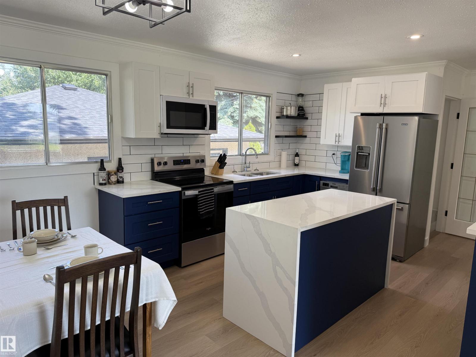 899 ALDER AV