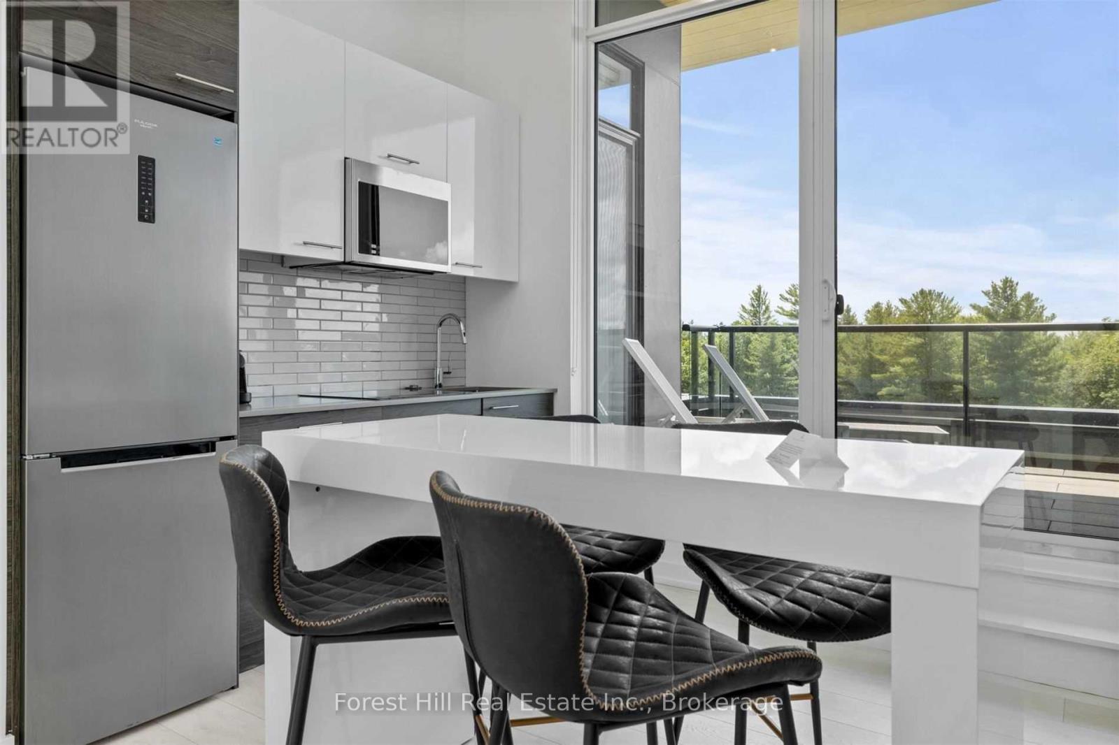 502 - 120 CARRICK TRAIL