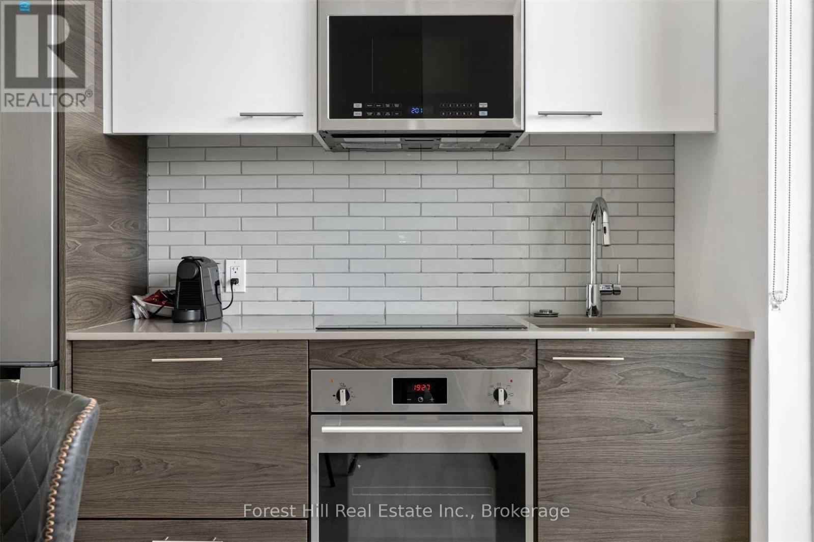 502 - 120 CARRICK TRAIL