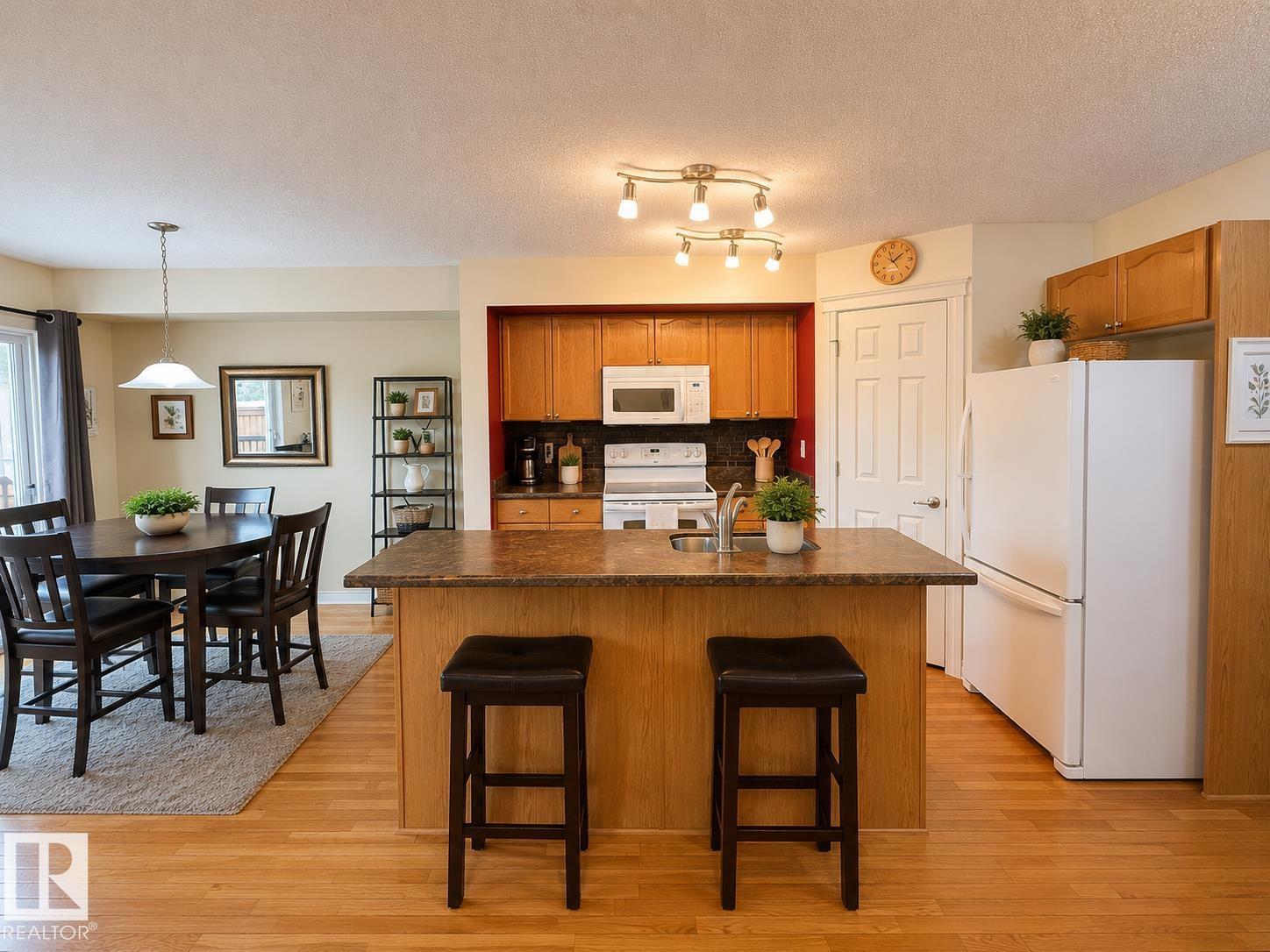 102 HARTWICK LO