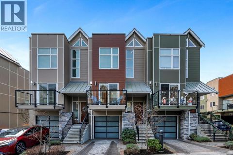 13 4355 Viewmont Ave Saanich BC V8Z5K8