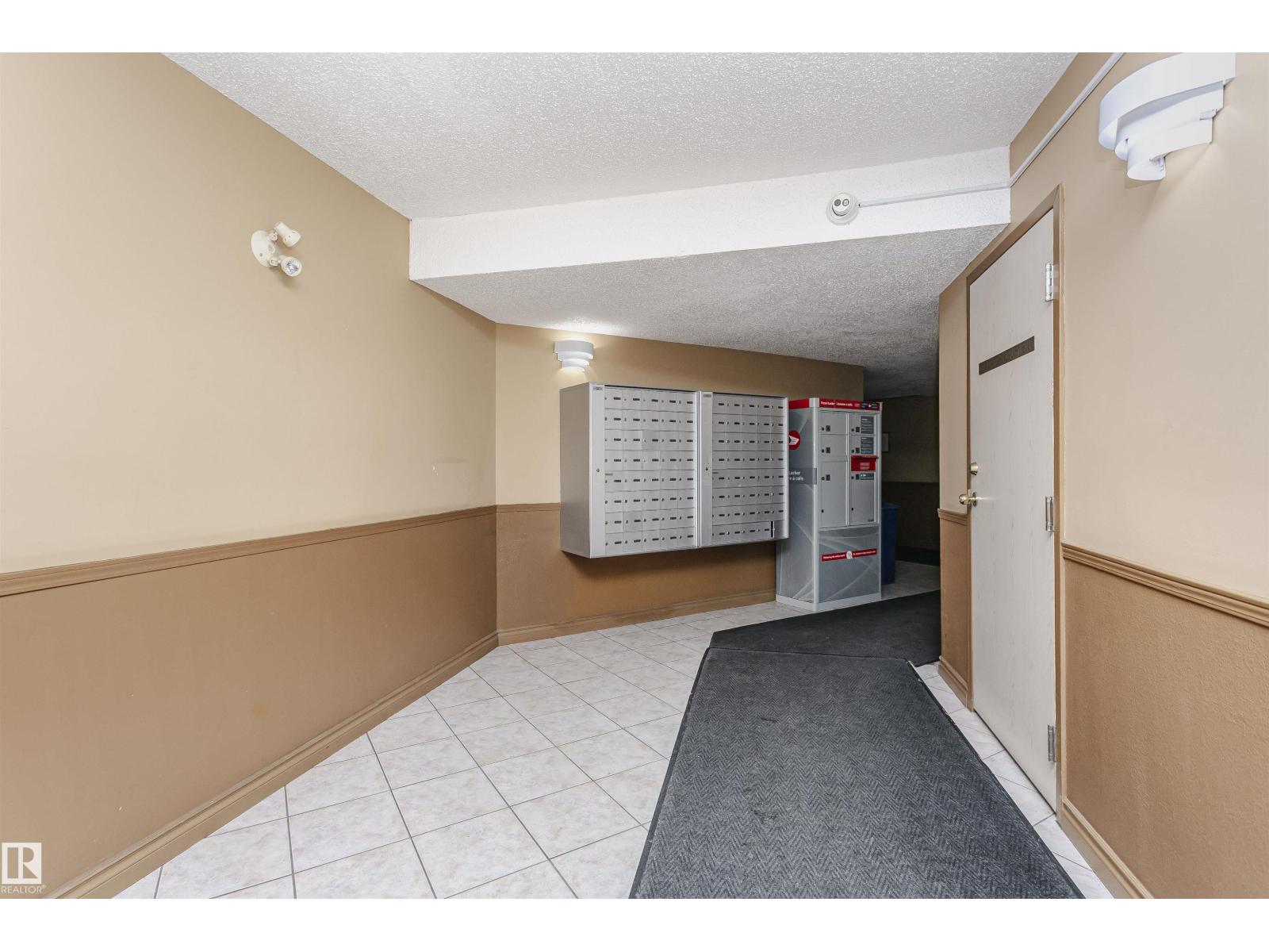 #302 5005 31 AV NW