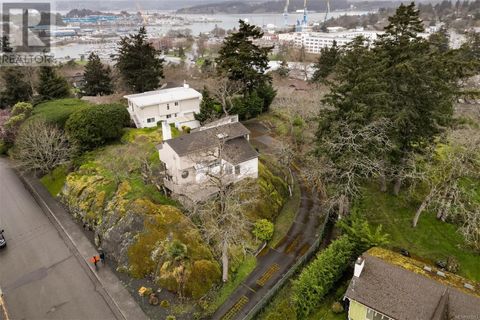 1291 Rockcrest Ave Esquimalt BC V9A4W4