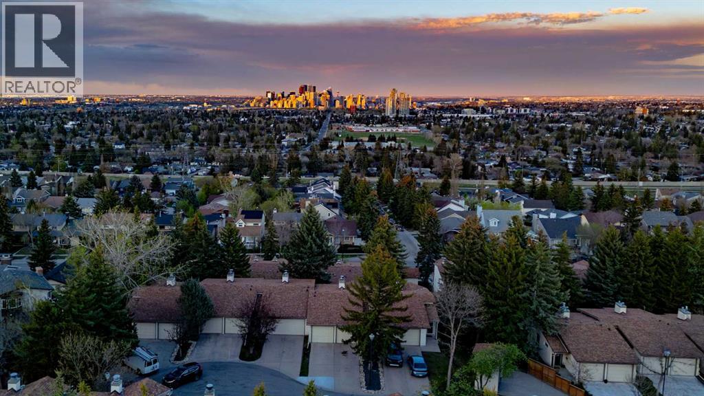 114 Strathlorne Mews SW