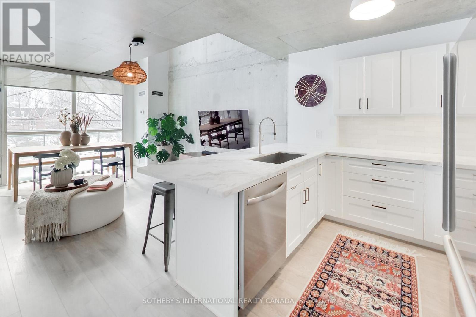 312 - 954 KING STREET W