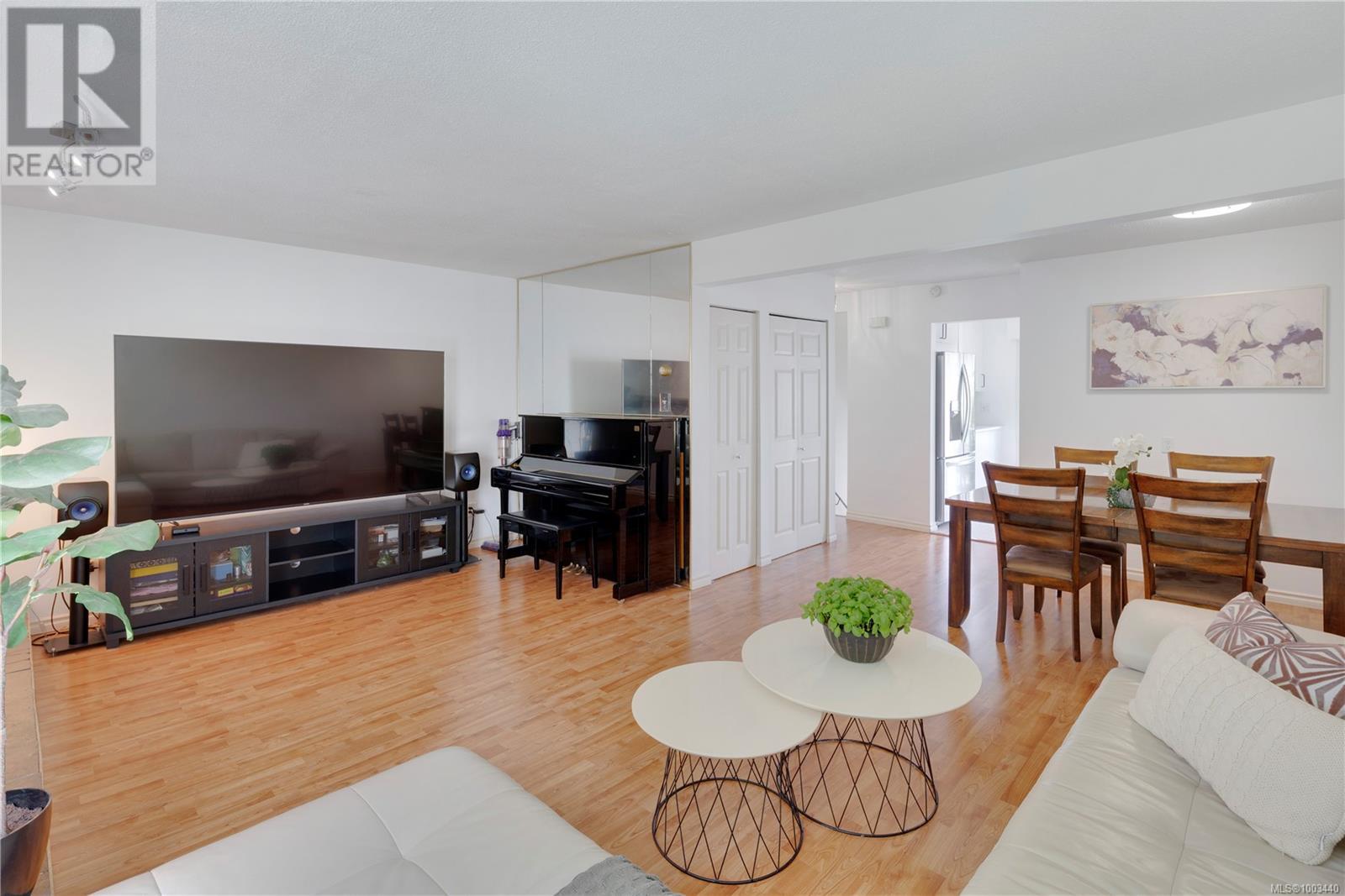 48 3987 GORDON HEAD Rd