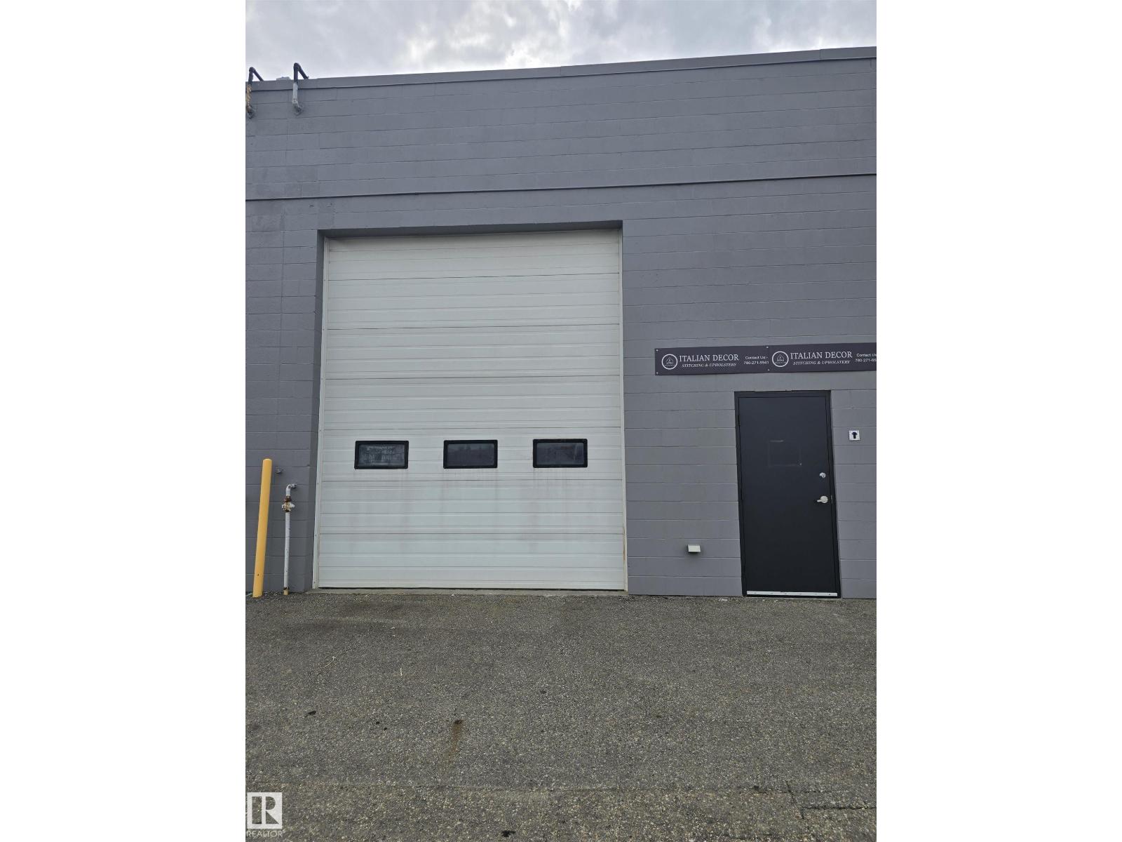 9324 31 AV NW