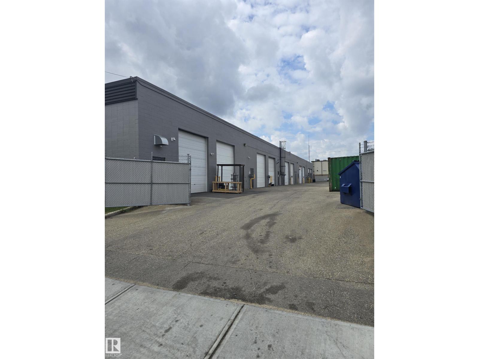 9324 31 AV NW