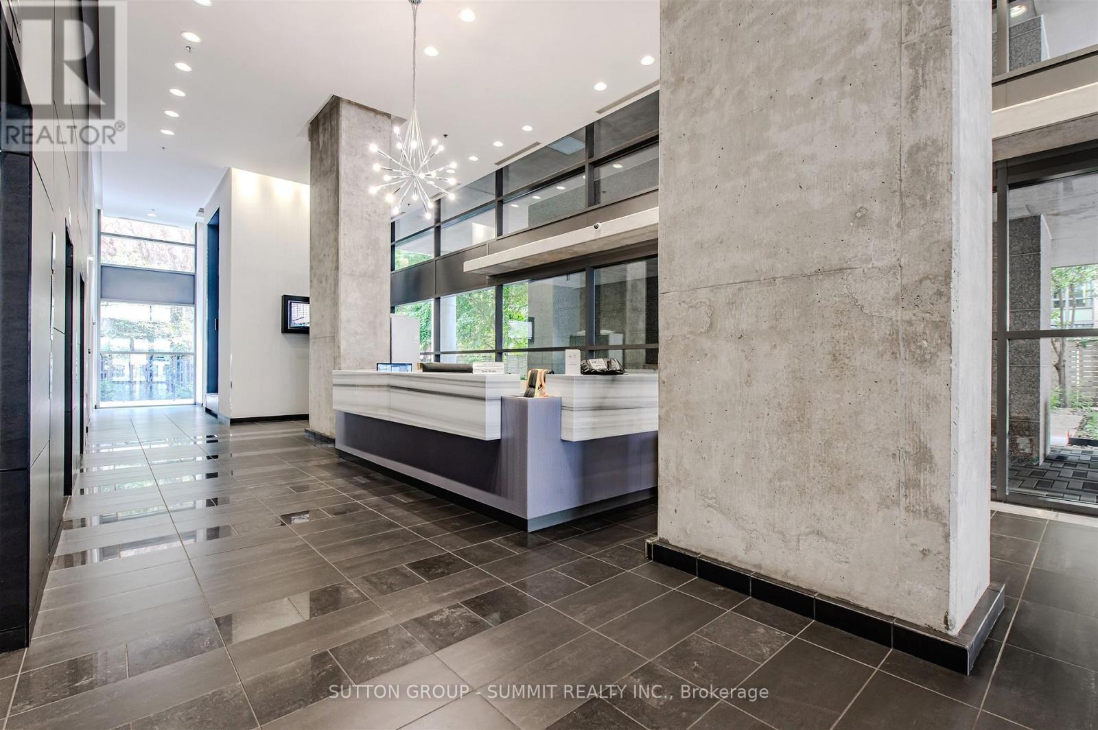 801 - 281 MUTUAL STREET