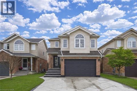 67 BRIDLEWREATH Street Kitchener ON N2E3V5