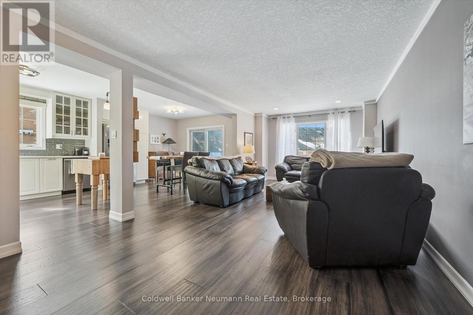 47 - 941 GORDON STREET