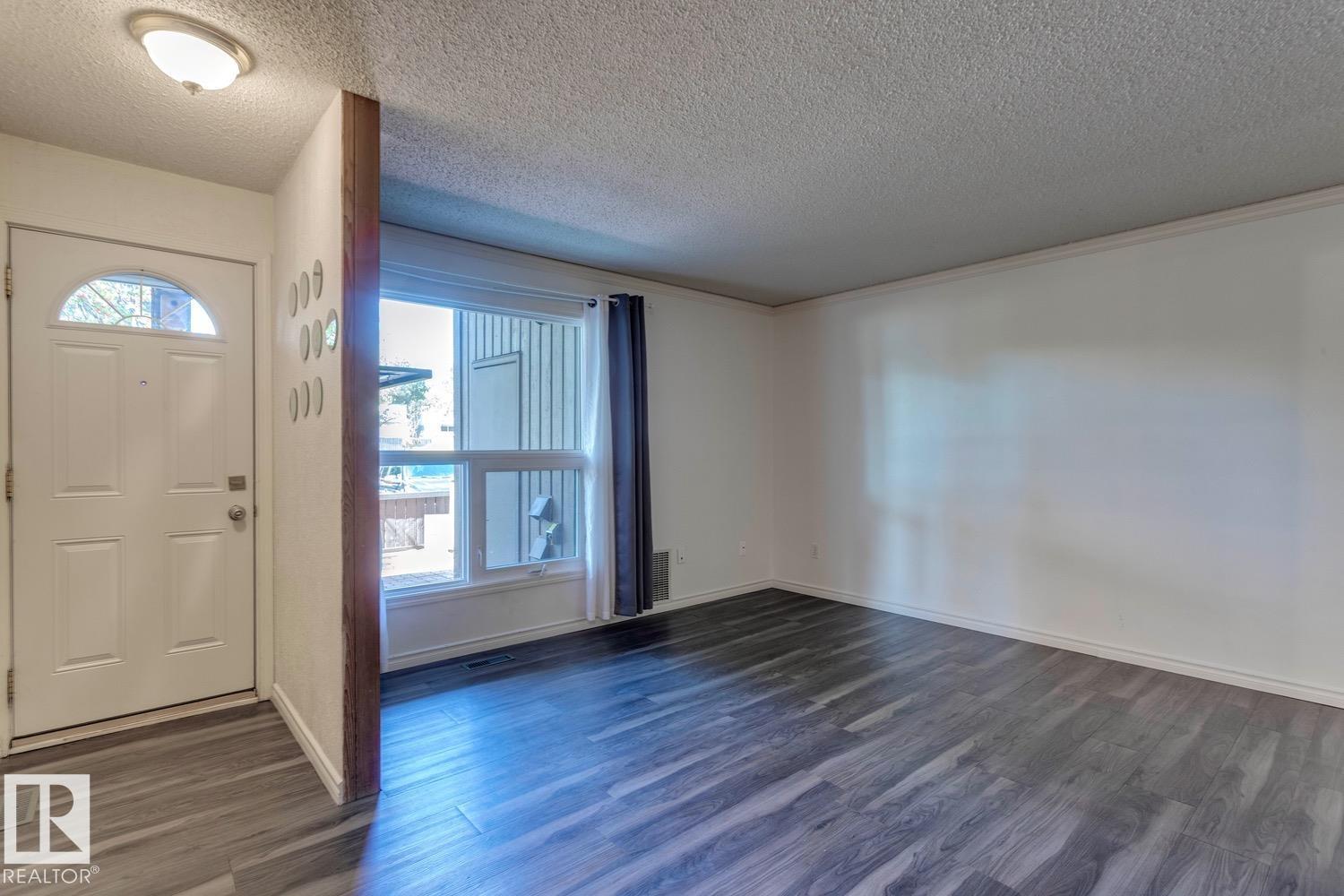 206 SURREY GARDENS GD NW