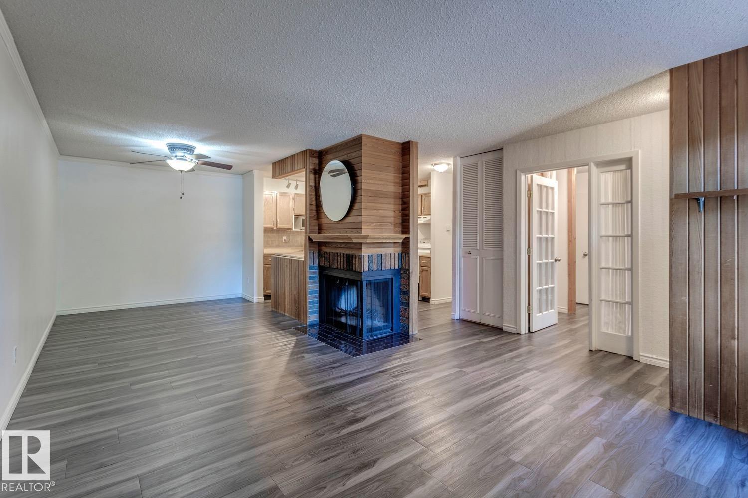 206 SURREY GARDENS GD NW